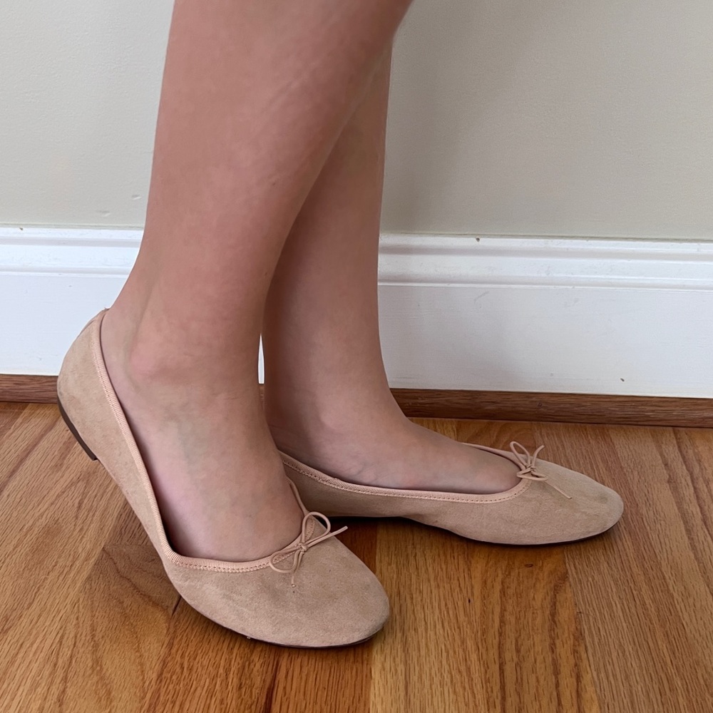 H&M light pink/tan color flat shoes with bows. European size 38